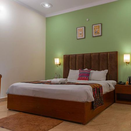 Hotel Sethi Legacy Haridwār Esterno foto