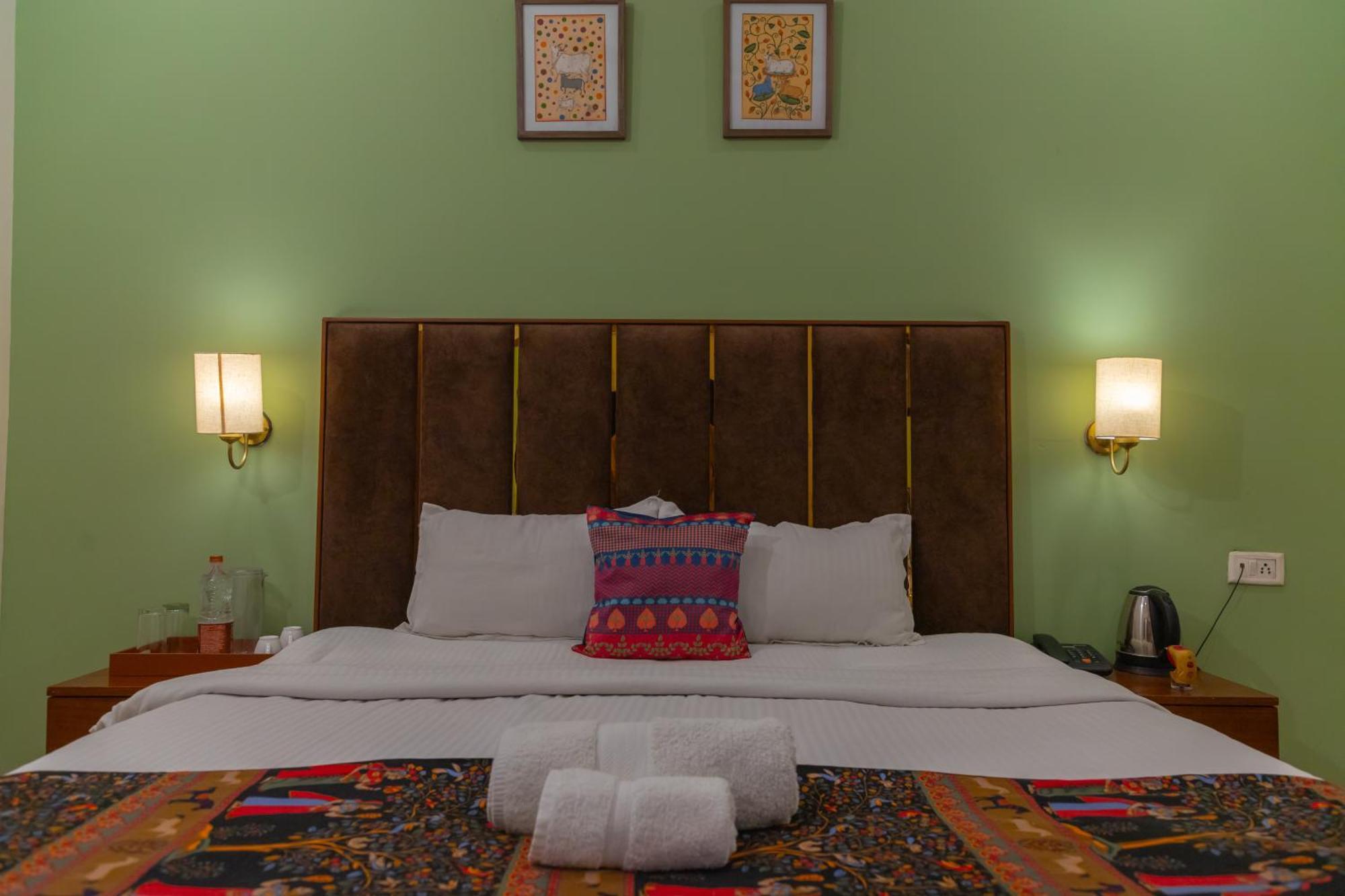 Hotel Sethi Legacy Haridwār Esterno foto
