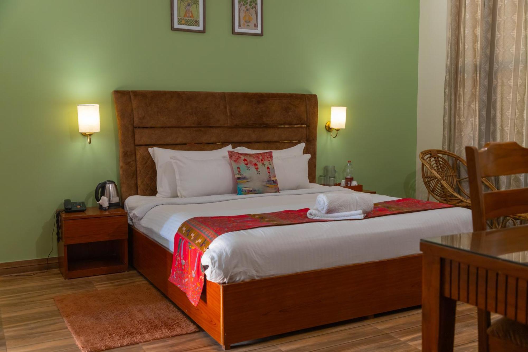 Hotel Sethi Legacy Haridwār Esterno foto
