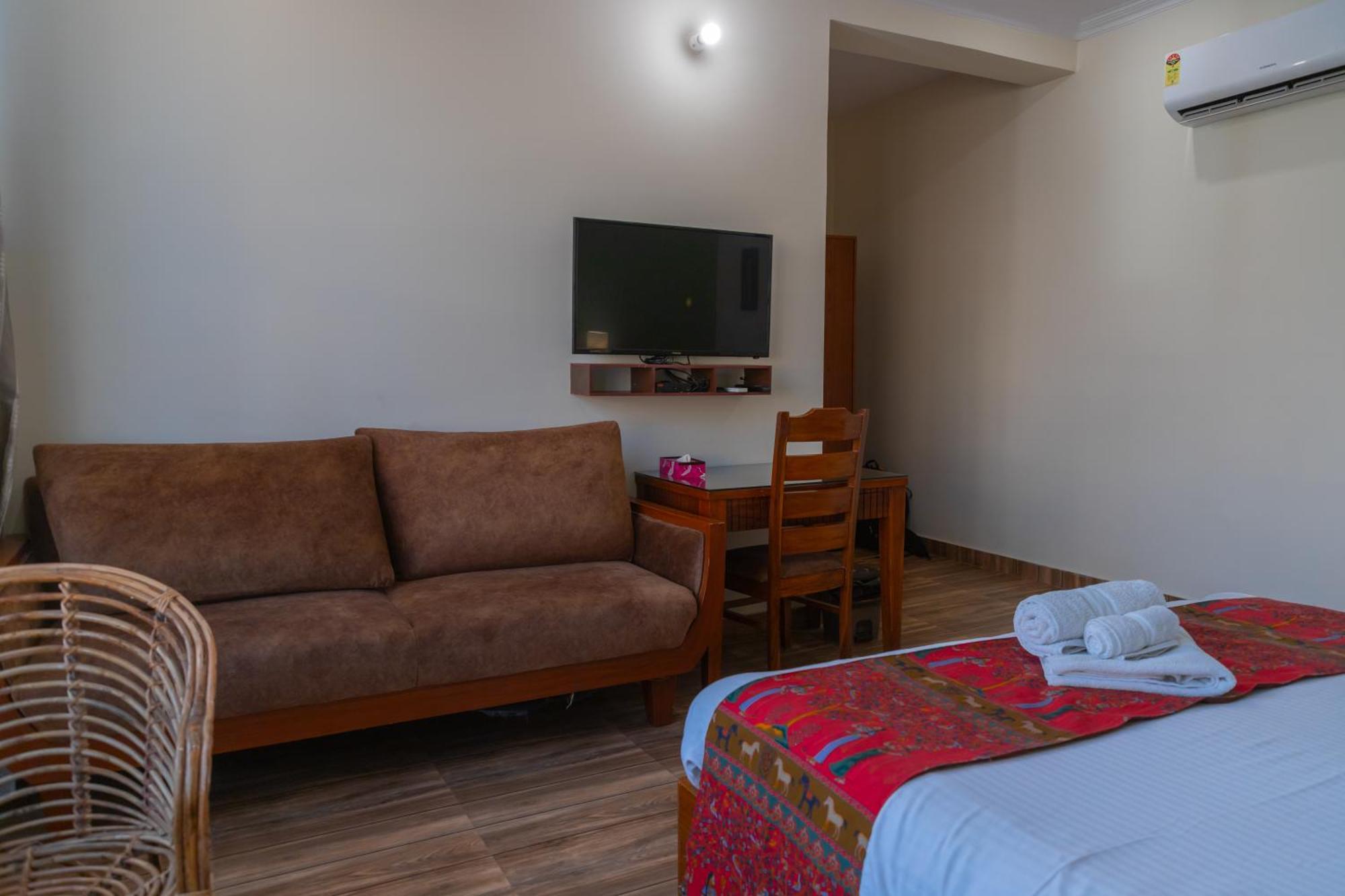 Hotel Sethi Legacy Haridwār Esterno foto